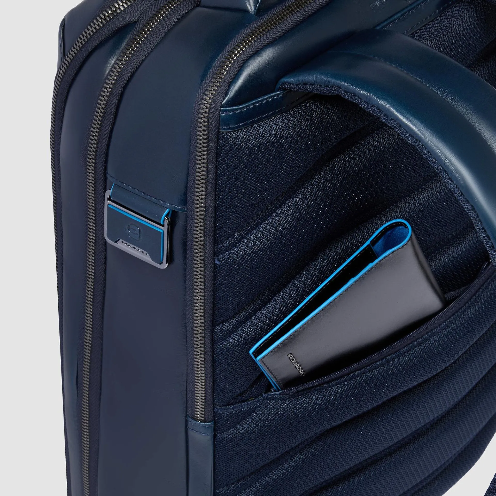 Кожаный рюкзак для ноутбука 15,6" с RFID-защитой Piquadro CA6817B2/BLU2, синийphoto7