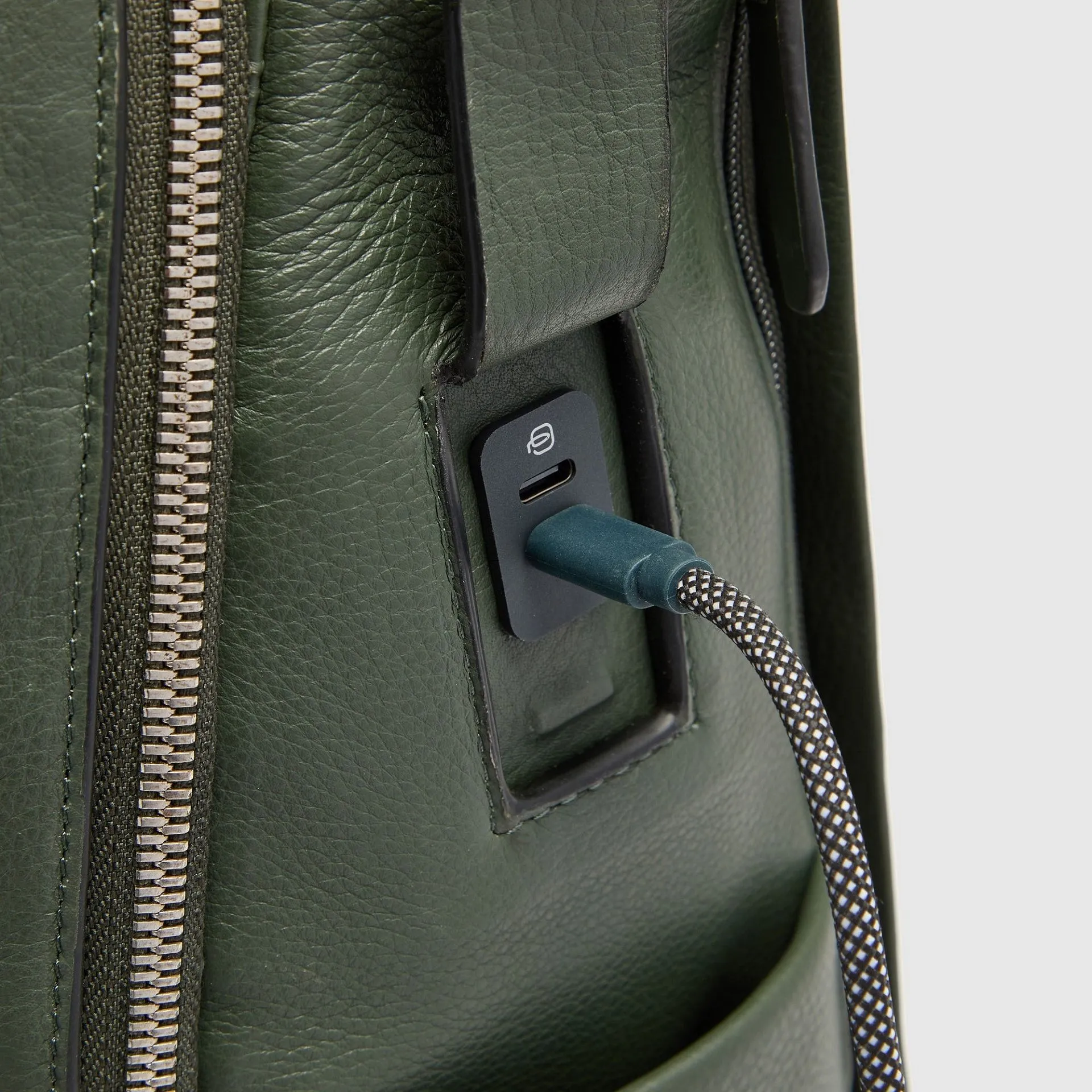 Кожаный рюкзак для ноутбука 15,6" с RFID-защитой карт Piquadro CA7158W144/VE, зелёныйphoto4