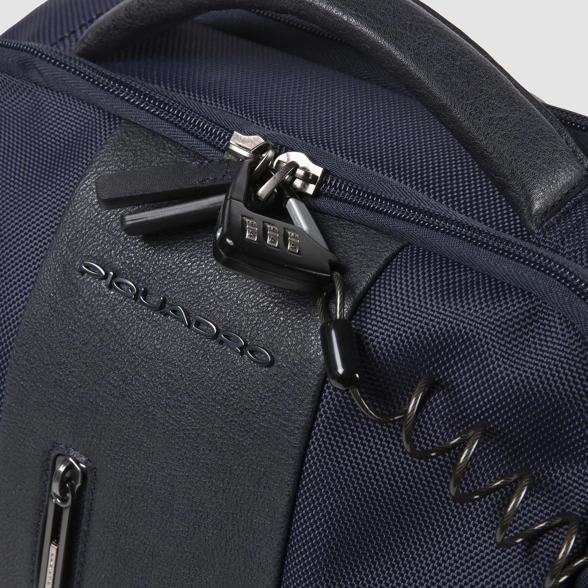 Рюкзак для ноутбука 15,6" с антикражным тросом Piquadro CA4818BR2/BLU, синийphoto6