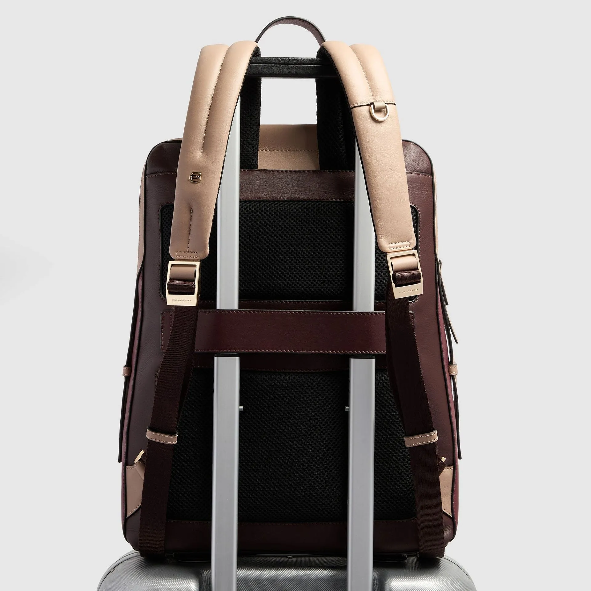 Женский кожаный рюкзак для ноутбука 15,6" Piquadro CA7042W92/BORO, бордовыйphoto2