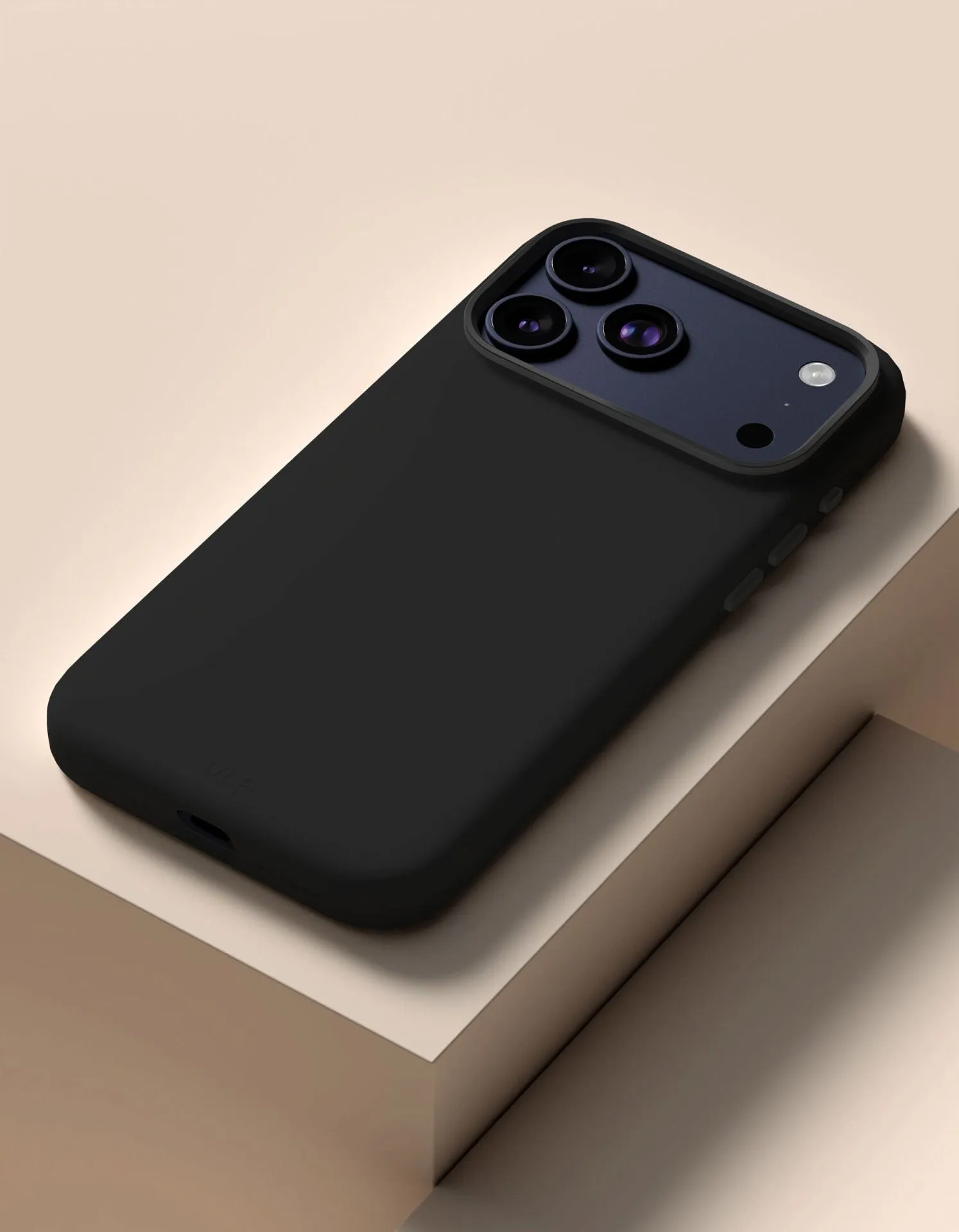 Чехол защитный VLP Aster Pro Case с MagSafe для iPhone 17 Pro Max, черныйphoto1