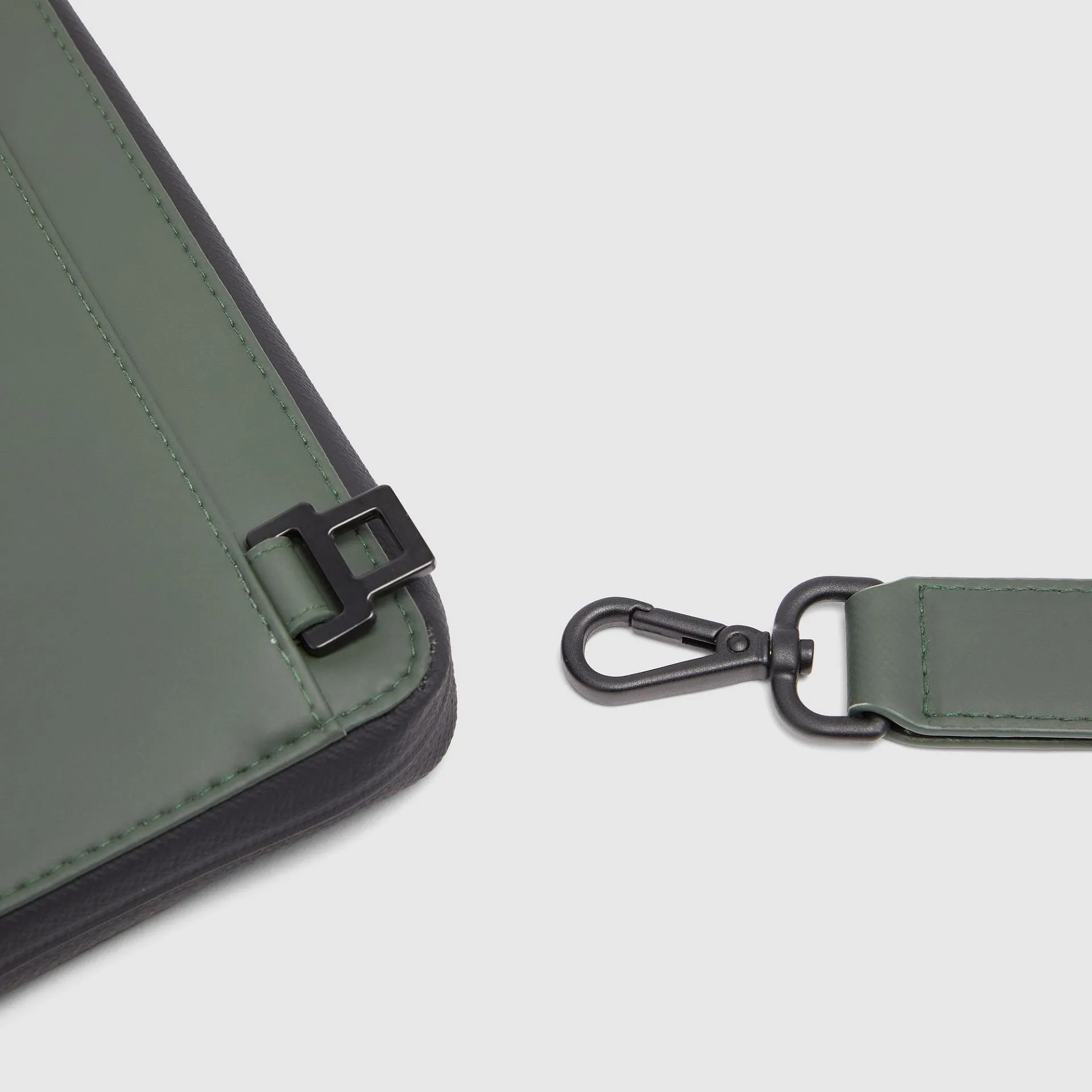 Мужской клатч из водоотталкивающей ткани с RFID-защитой Piquadro AC6732C2OWR/VE, зелёныйphoto4