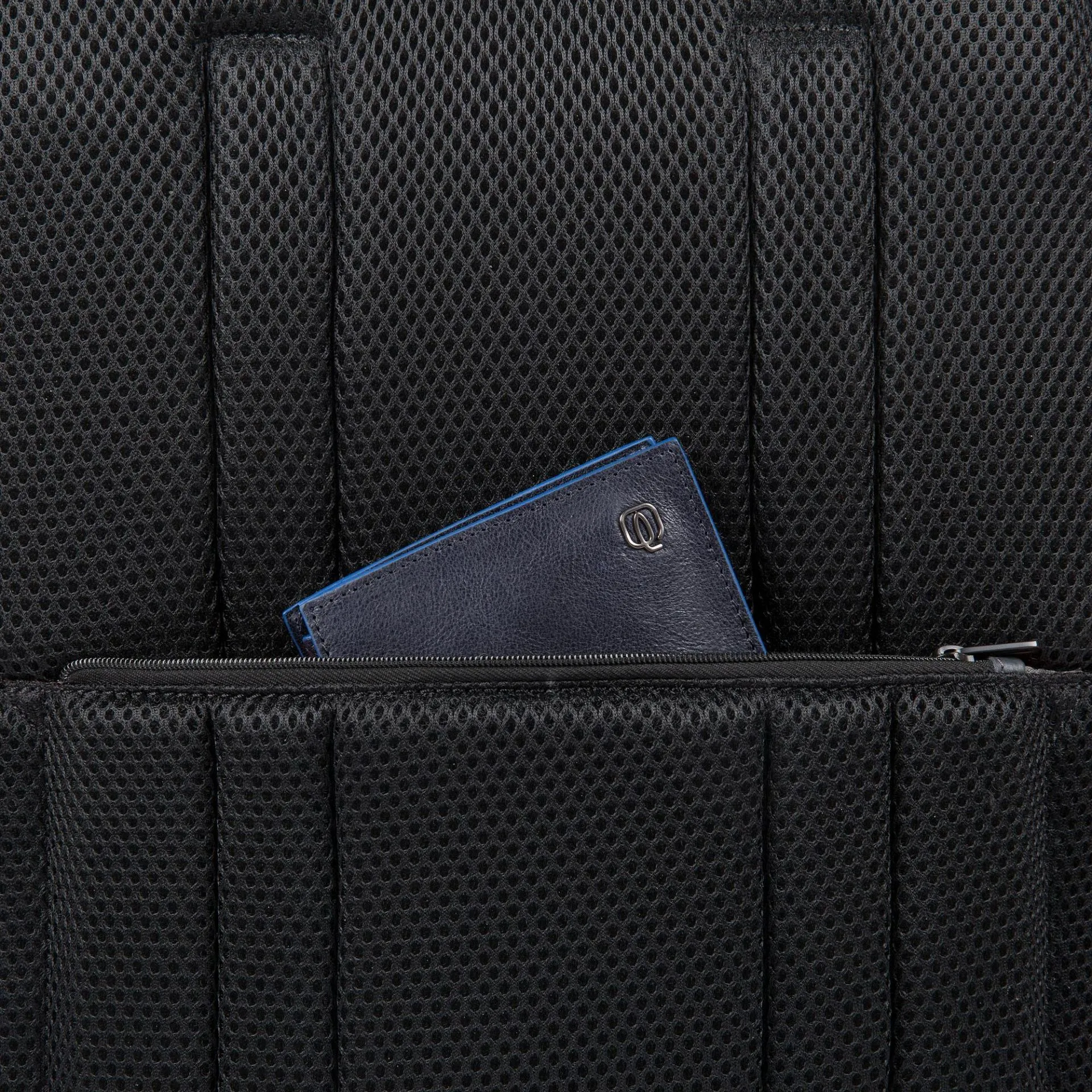 Кожаный рюкзак для ноутбука 15,6" с RFID-защитой Piquadro CA4532UB00/N, чёрныйphoto7