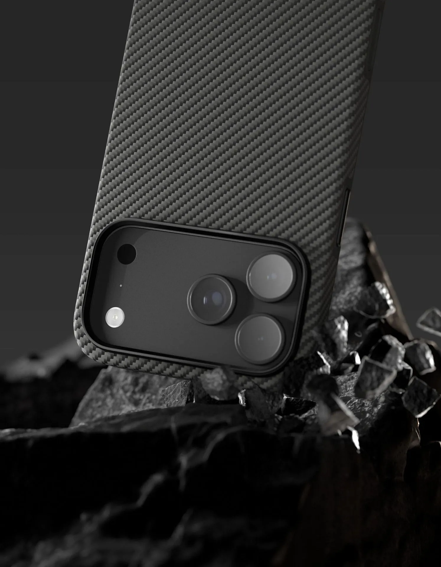 Чехол защитный VLP Kevlar Hybrid Case с MagSafe для iPhone 18 Pro Max, черныйphoto6