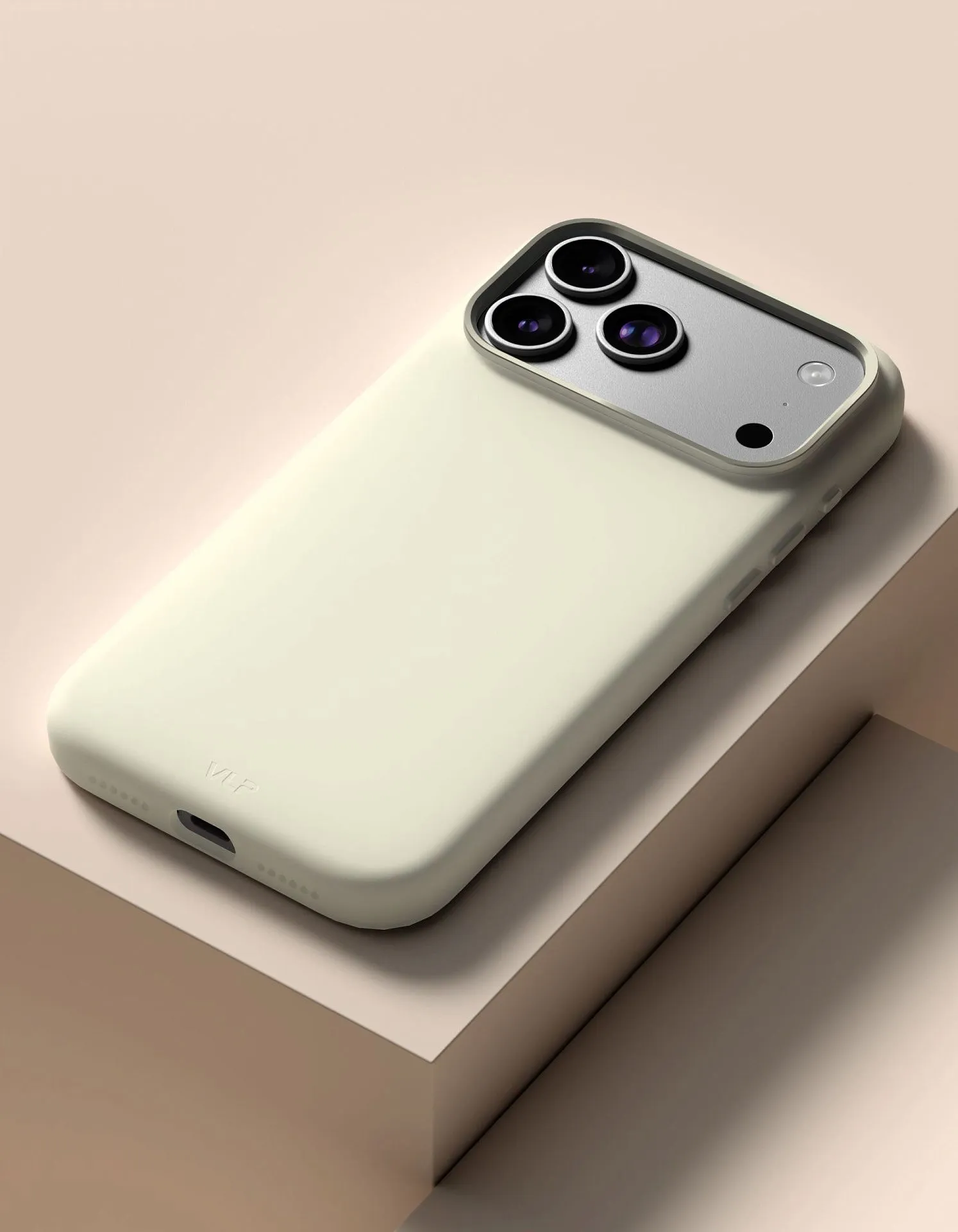 Чехол защитный VLP Aster Pro Case с MagSafe для iPhone 17 Pro Max, белыйphoto1