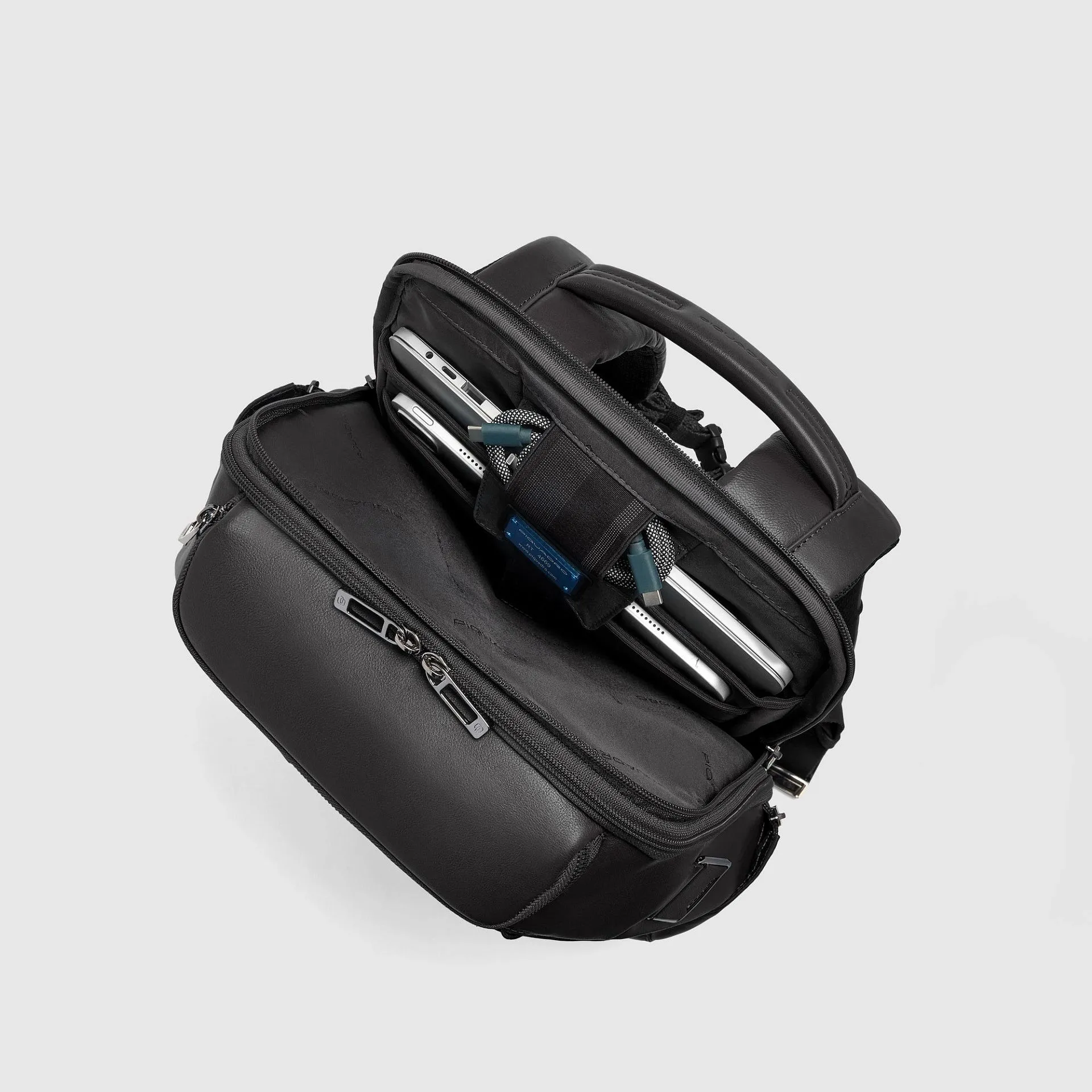 Кожаный рюкзак для ноутбука 15,6" с расширяемым объёмом Piquadro CA7181W143/N, чёрныйphoto4