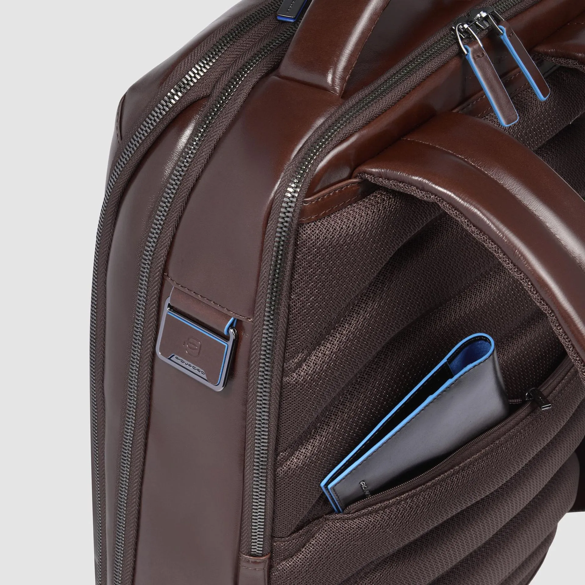 Кожаный рюкзак для ноутбука 15,6" с RFID-защитой Piquadro CA6817B2/MO, коричневыйphoto3