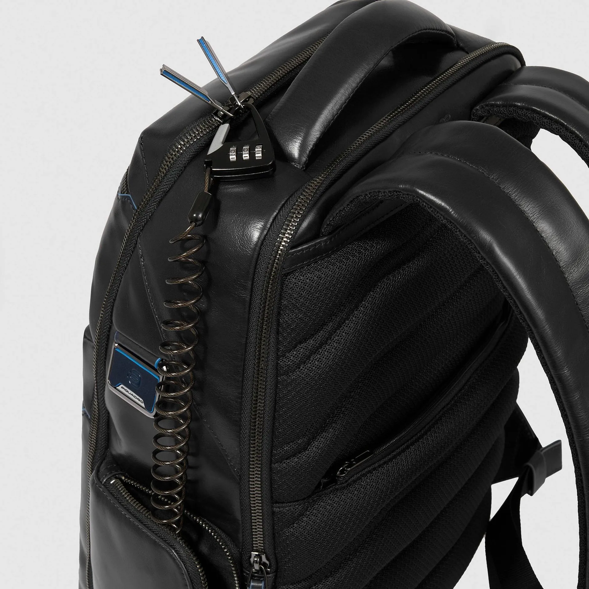 Кожаный рюкзак для ноутбука 15,6" со стальным тросом Piquadro CA6592B2BM/BLU2, синийphoto4