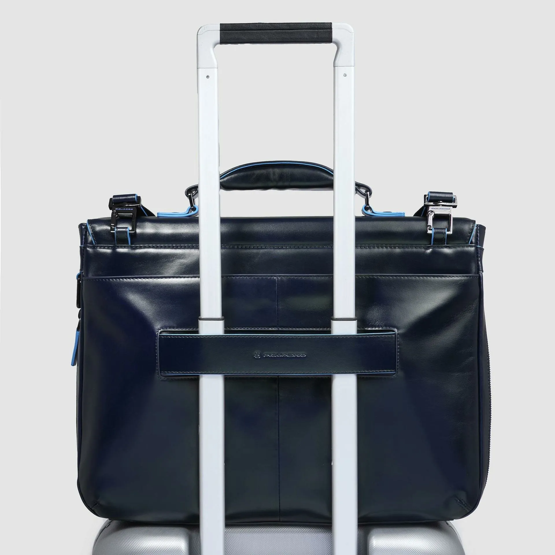 Кожаный портфель с расширением объёма для ноутбука 15" Piquadro CA3111B2/BLU2, синийphoto2