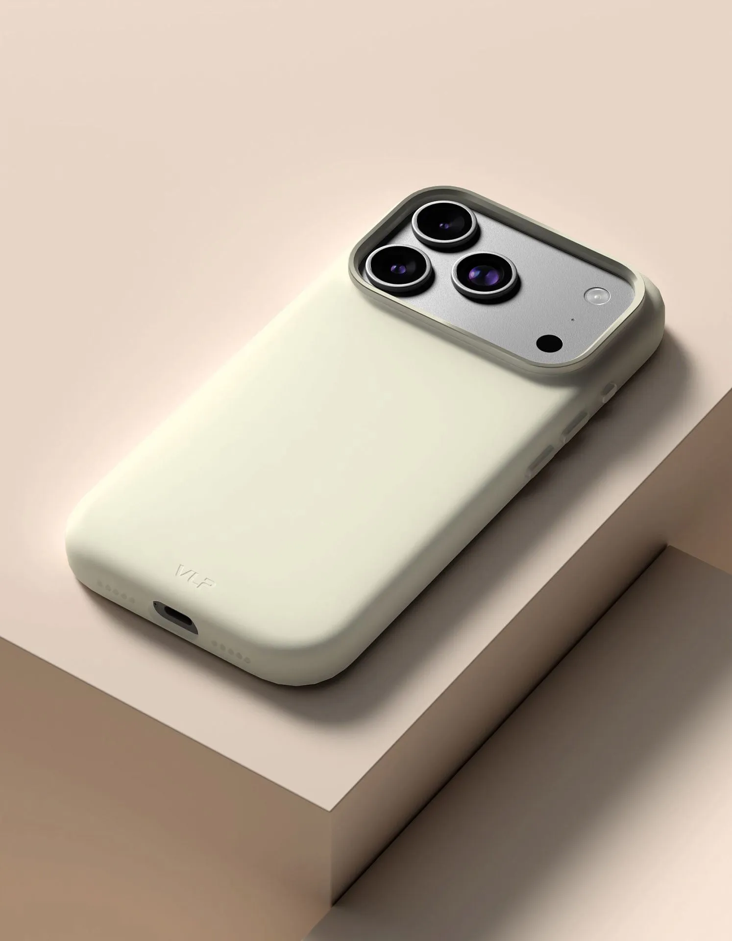 Чехол защитный VLP Aster Pro Case с MagSafe для iPhone 17 Pro, белыйphoto1