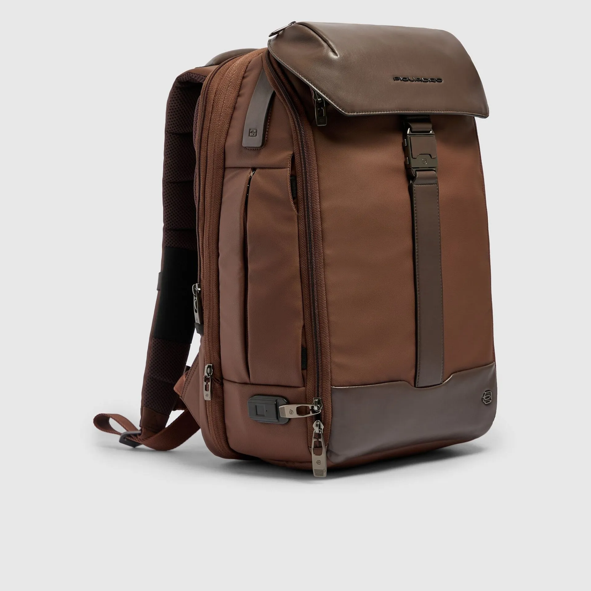 Рюкзак для ноутбука 15,6" с замком по отпечатку пальца Piquadro CA7402PQ6/M, коричневыйphoto1