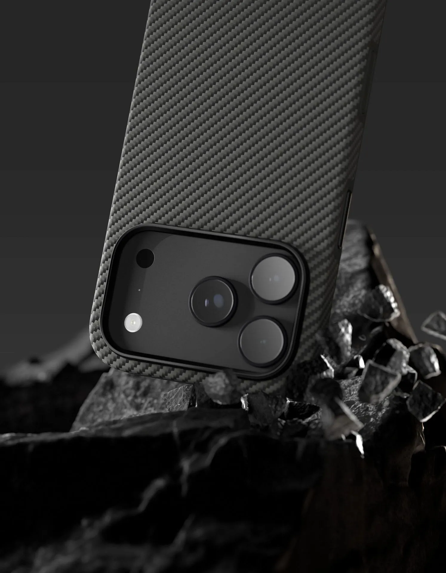 Чехол защитный VLP Kevlar Hybrid Case с MagSafe для iPhone 18 Pro, черныйphoto6