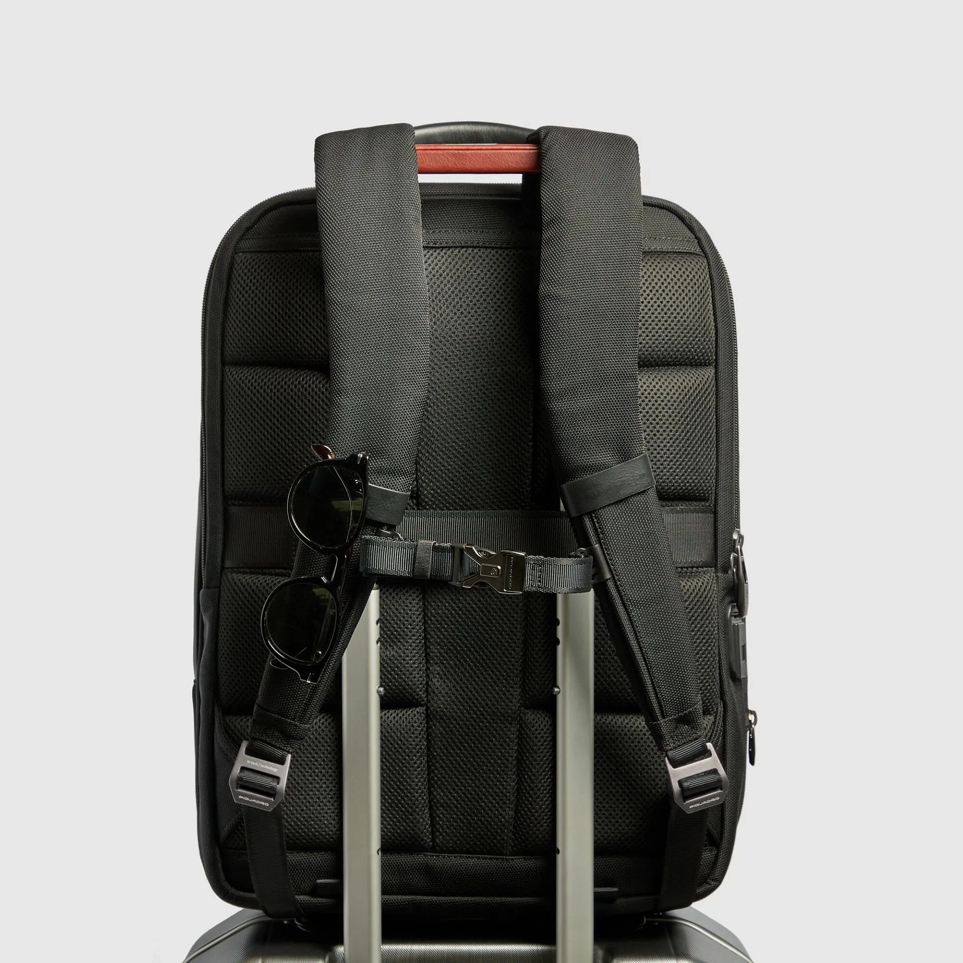 Рюкзак для ноутбука 17" со сканером отпечатка пальца Piquadro CA7405PQ6/N, чёрныйphoto2