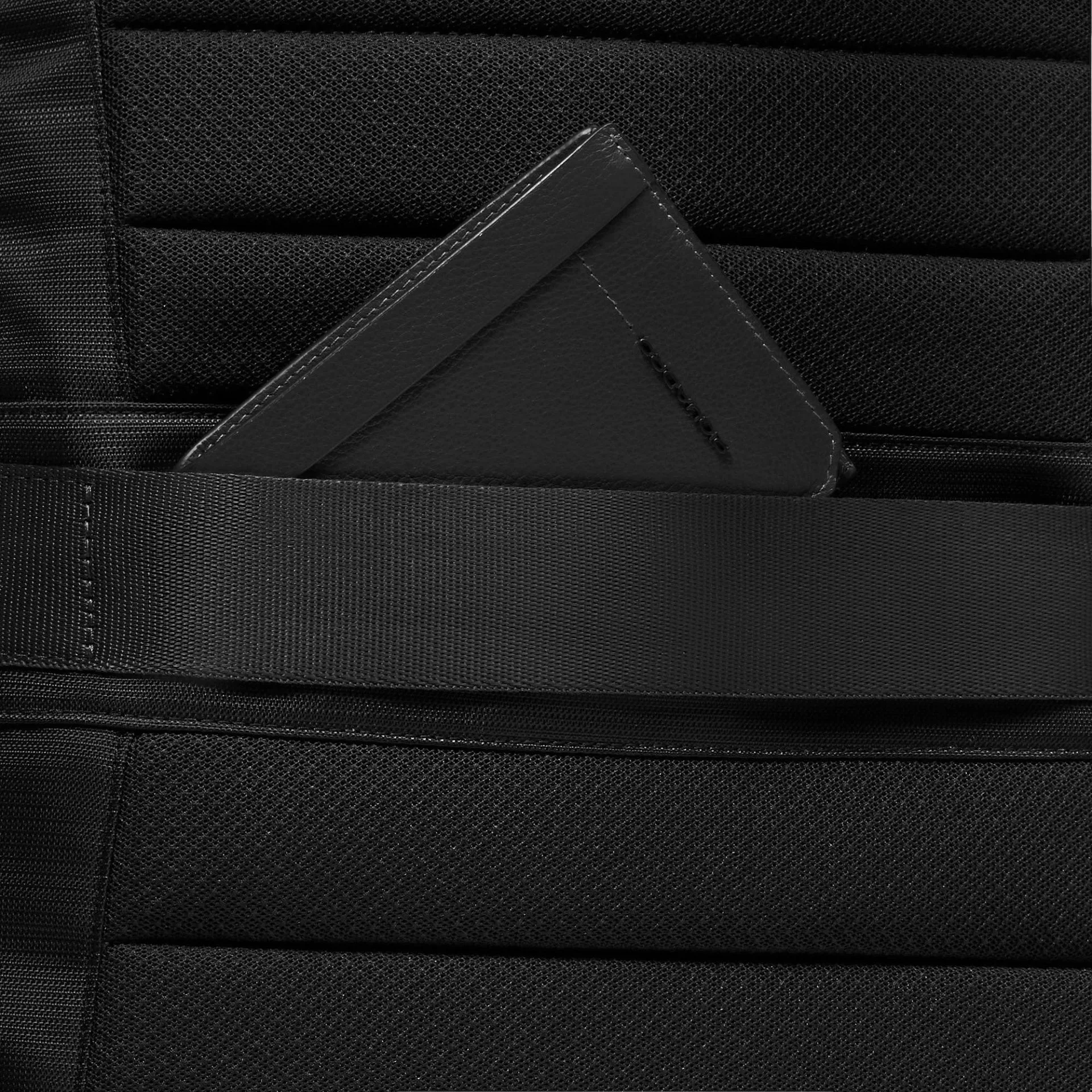 Кожаный рюкзак для ноутбука 15,6" с RFID-защитой Piquadro CA6767W137/N, чёрныйphoto4