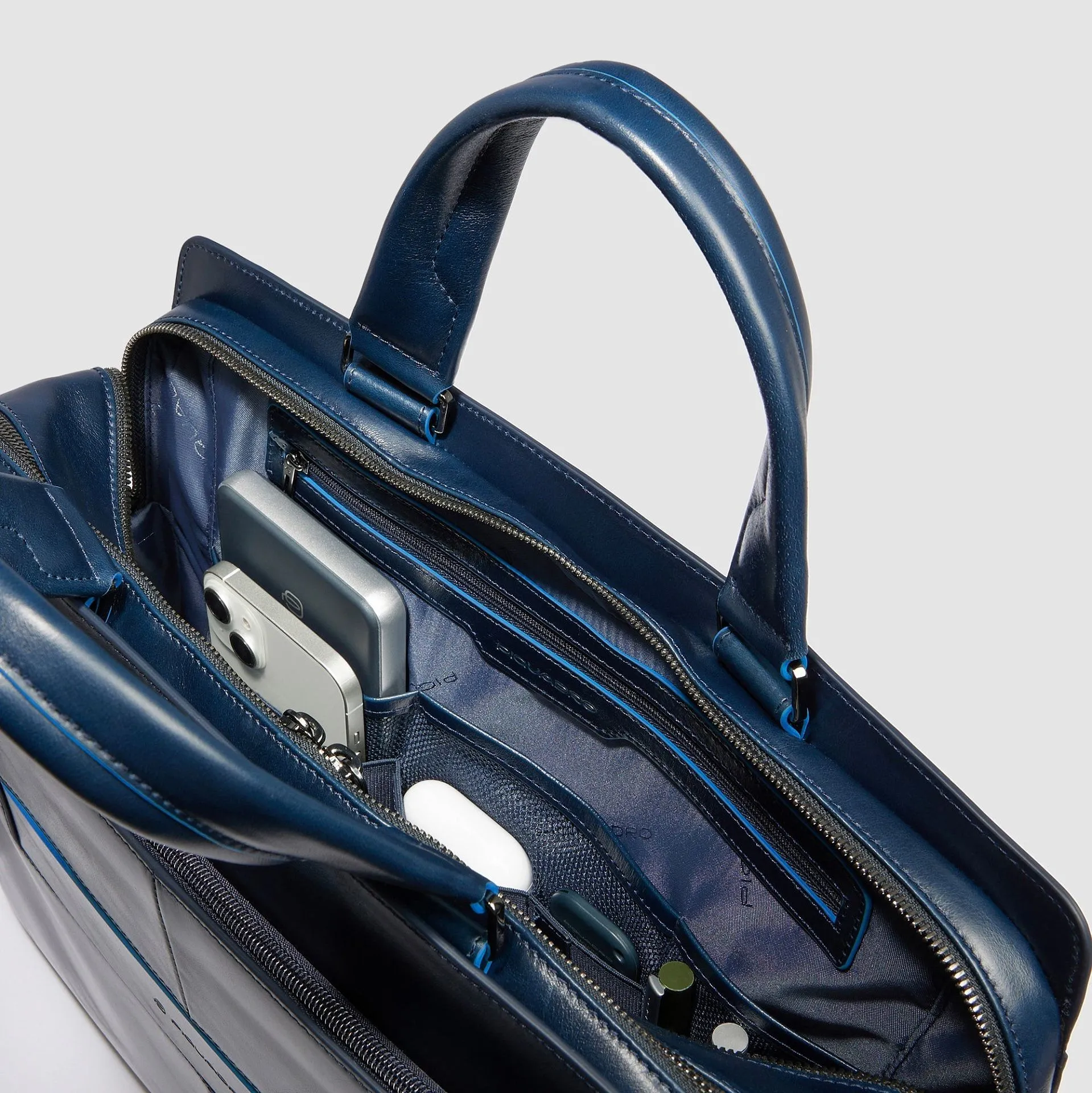 Кожаный портфель для ноутбука 15,6" с RFID-защитой Piquadro CA6590B2/BLU2, синийphoto7