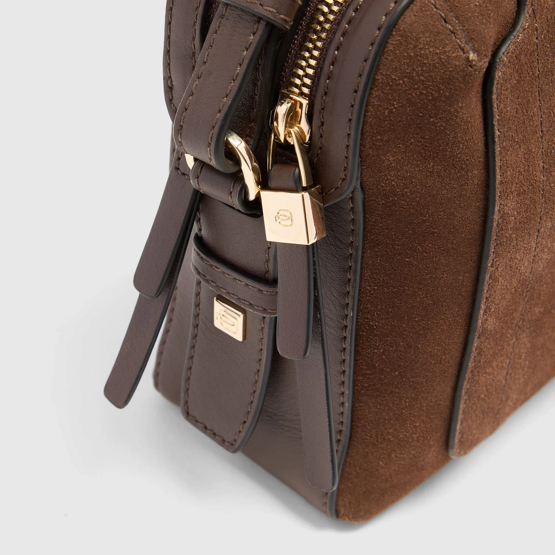 Женская кожаная сумка кросс-боди camera case Piquadro BD4870W92/MS, коричневый - noce scuro scamosciatophoto4