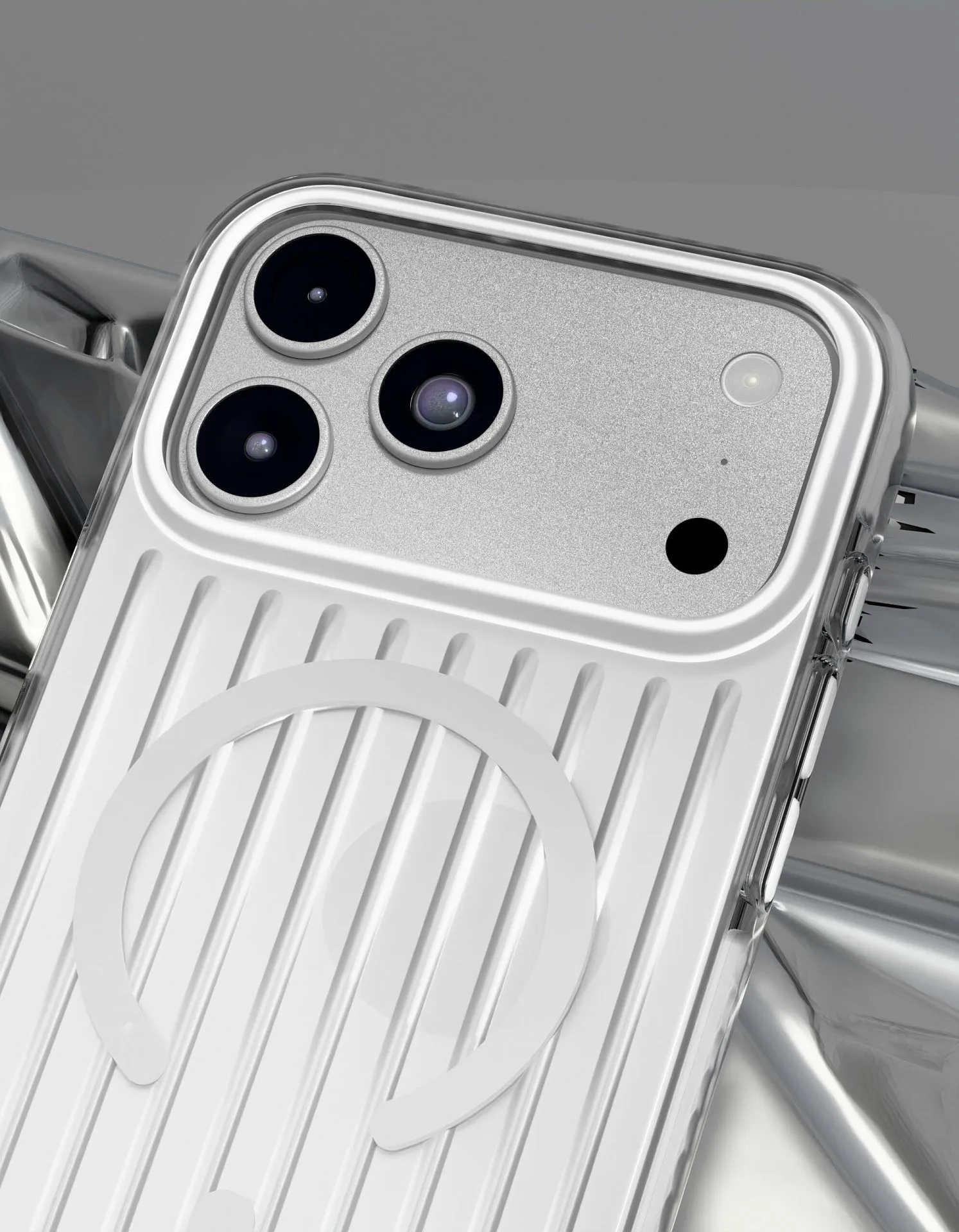 Чехол защитный VLP Pulse Case с MagSafe для iPhone 18 Pro Max, серебристыйphoto2