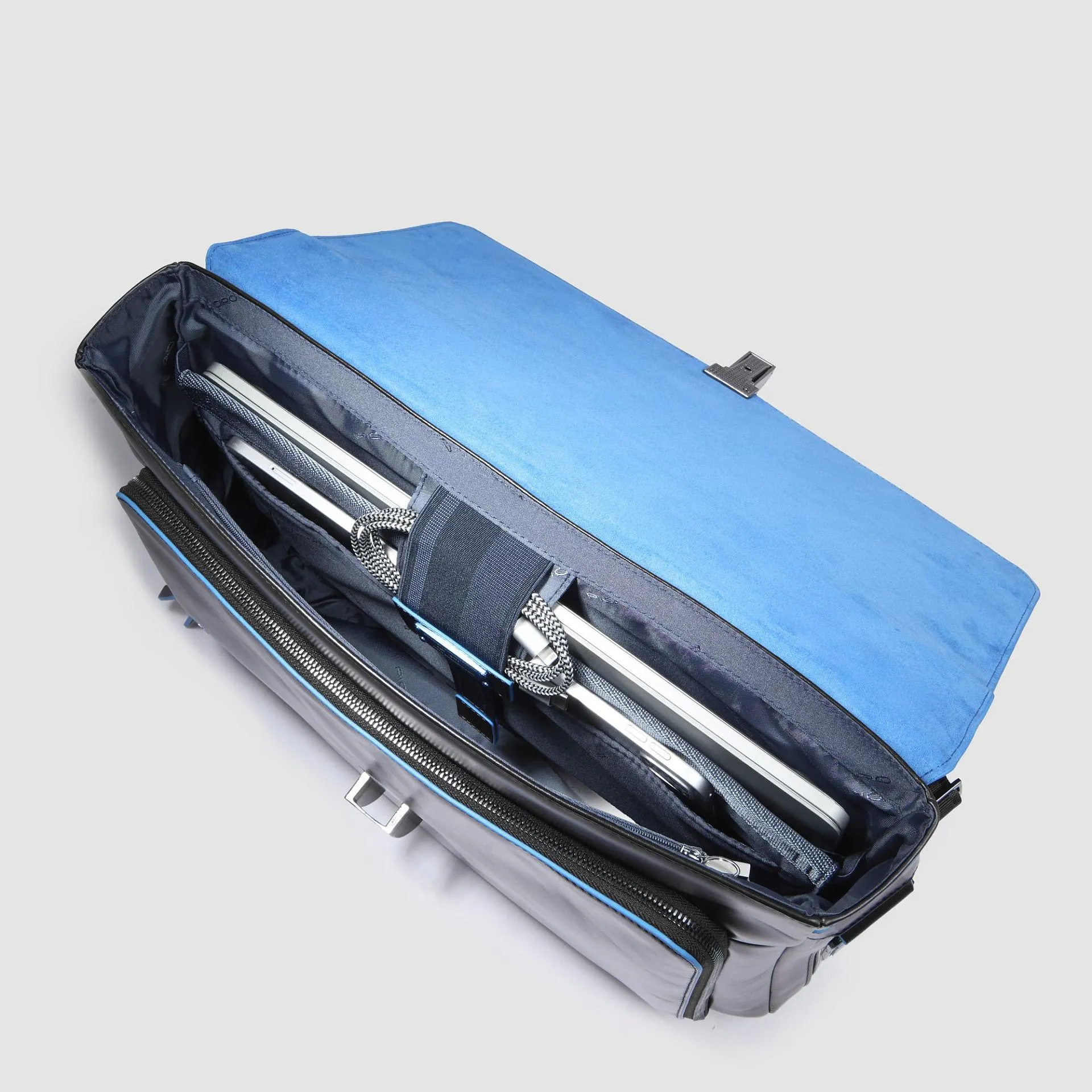 Кожаный портфель с расширением объёма для ноутбука 15" Piquadro CA3111B2/N, чёрныйphoto5