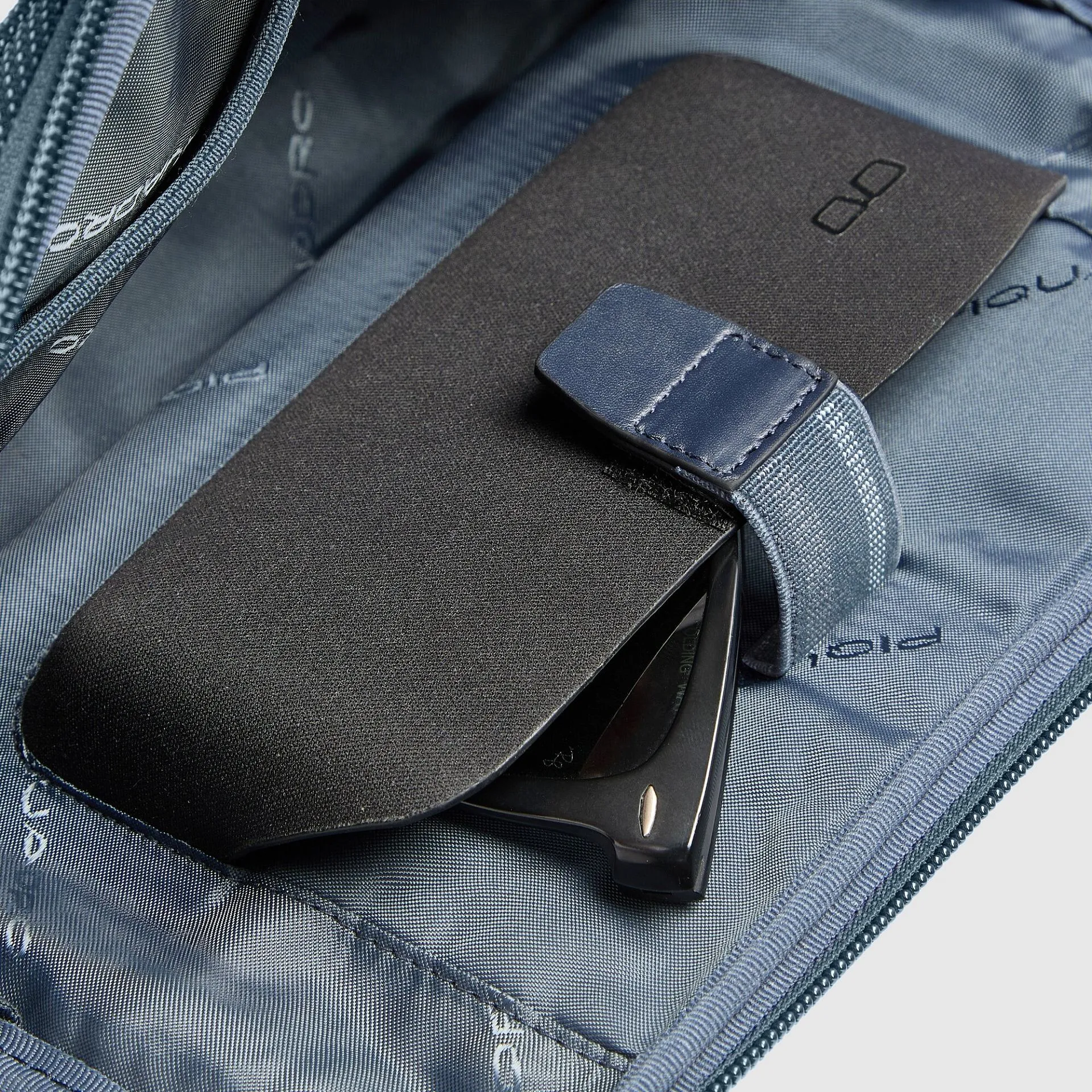 Поясная сумка мужская с RFID-защитой и карманом для очков Piquadro CA7409PQ6/BLU, синийphoto7