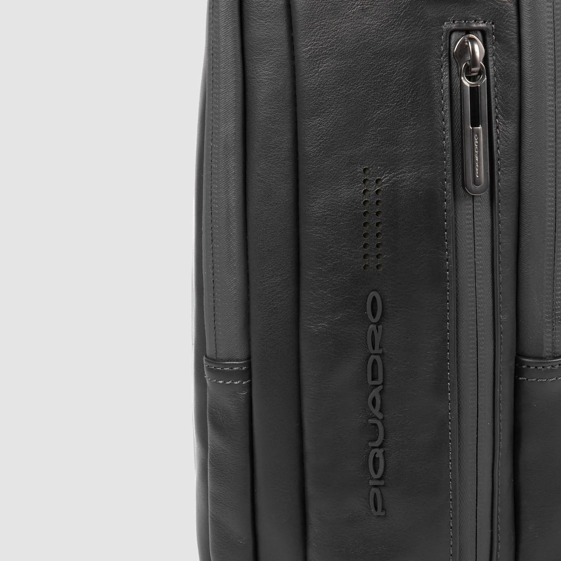 Кожаный рюкзак для ноутбука 15,6" с RFID-защитой Piquadro CA4818UB00/N, чёрныйphoto4