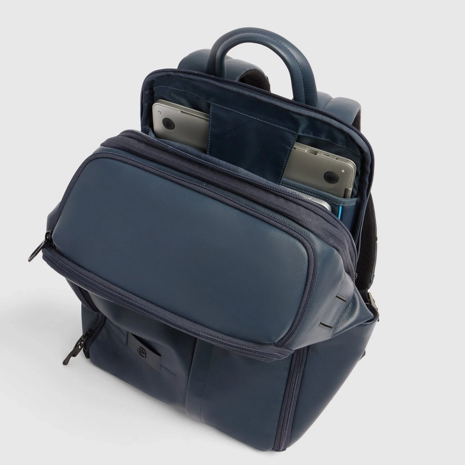 Кожаный рюкзак для ноутбука 15,6" с RFID-защитой Piquadro CA7162W137/BLU, синийphoto3