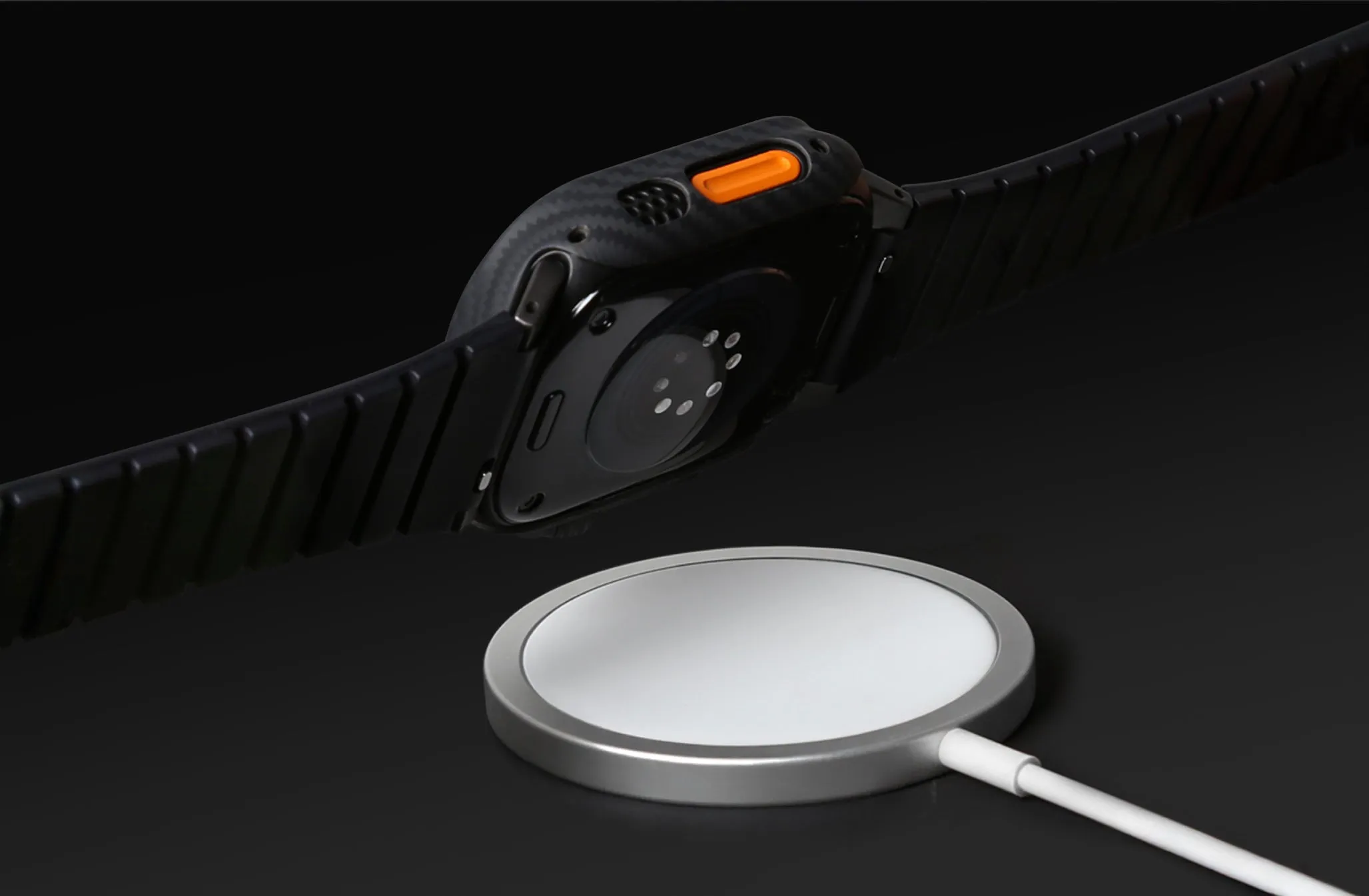 Чехол UNIQ Keva Verge для Apple Watch 42 мм, черный (Carbon Black)