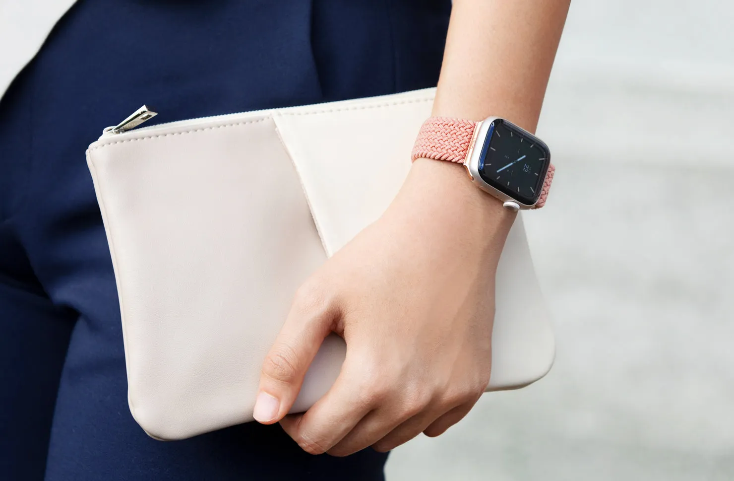 Ремешок UNIQ Aspen для Apple Watch 42/41/40 мм, розовый (Light Coral)