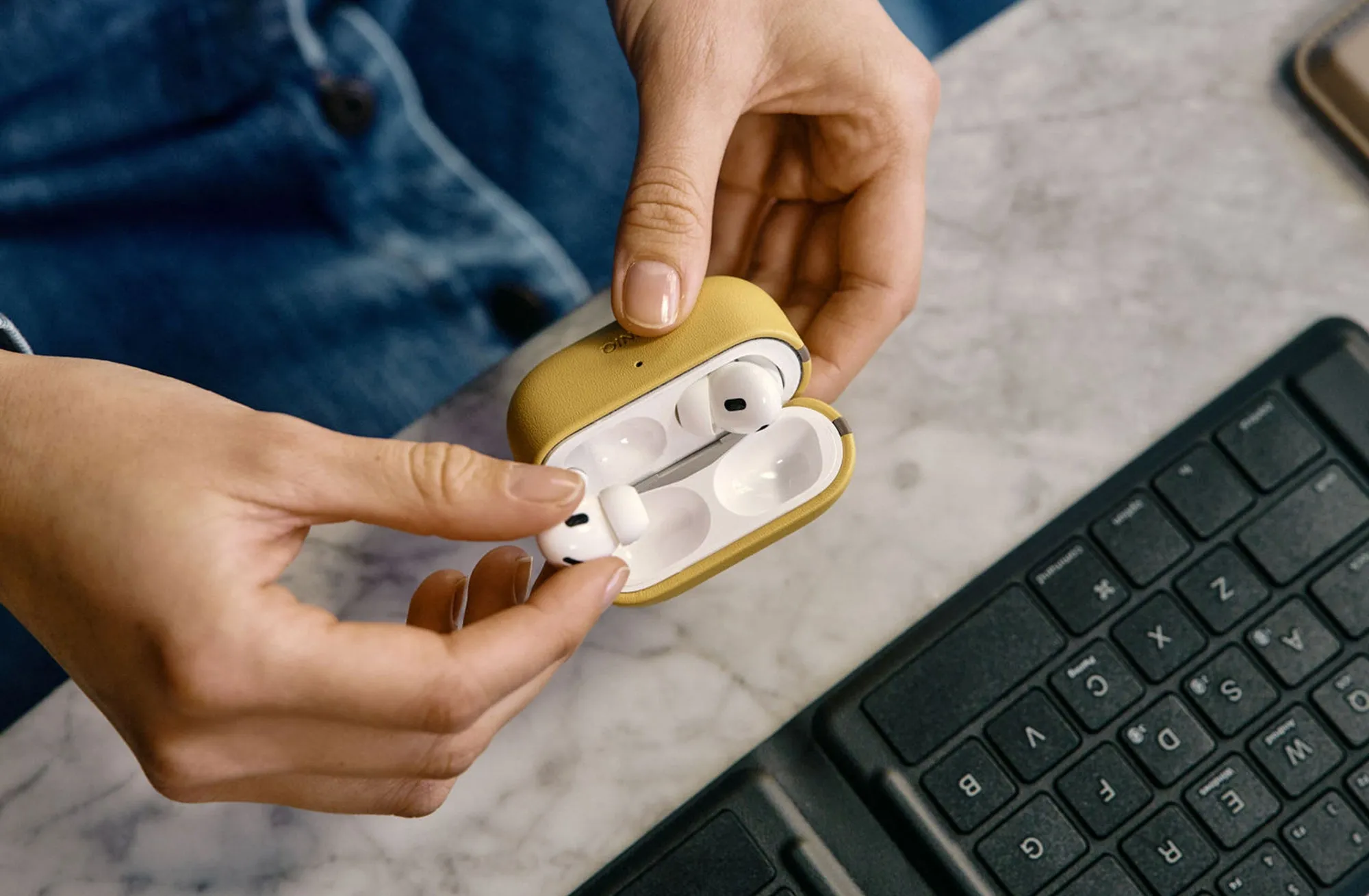 Чехол UNIQ Lyden DS для AirPods Pro (2nd Gen) / AirPods Pro (1st Gen), черный / серый (grey black)