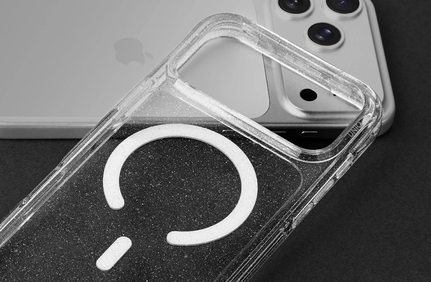 Чехол UNIQ LifePro Xtreme Tinsel для iPhone 17 Pro Max, прозрачный с блестками (Clearglitter)